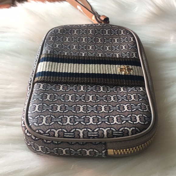COPY - Tory Burch wristlet - Picture 4 of 5